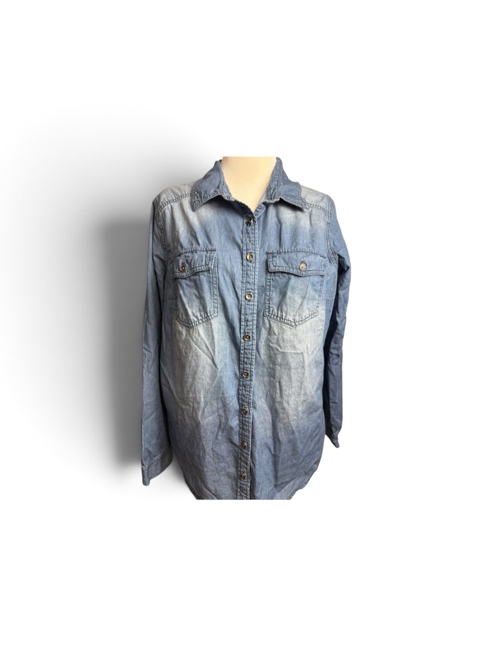 torrid Light Blue Denim Button-Down top size 2-2X/18-20